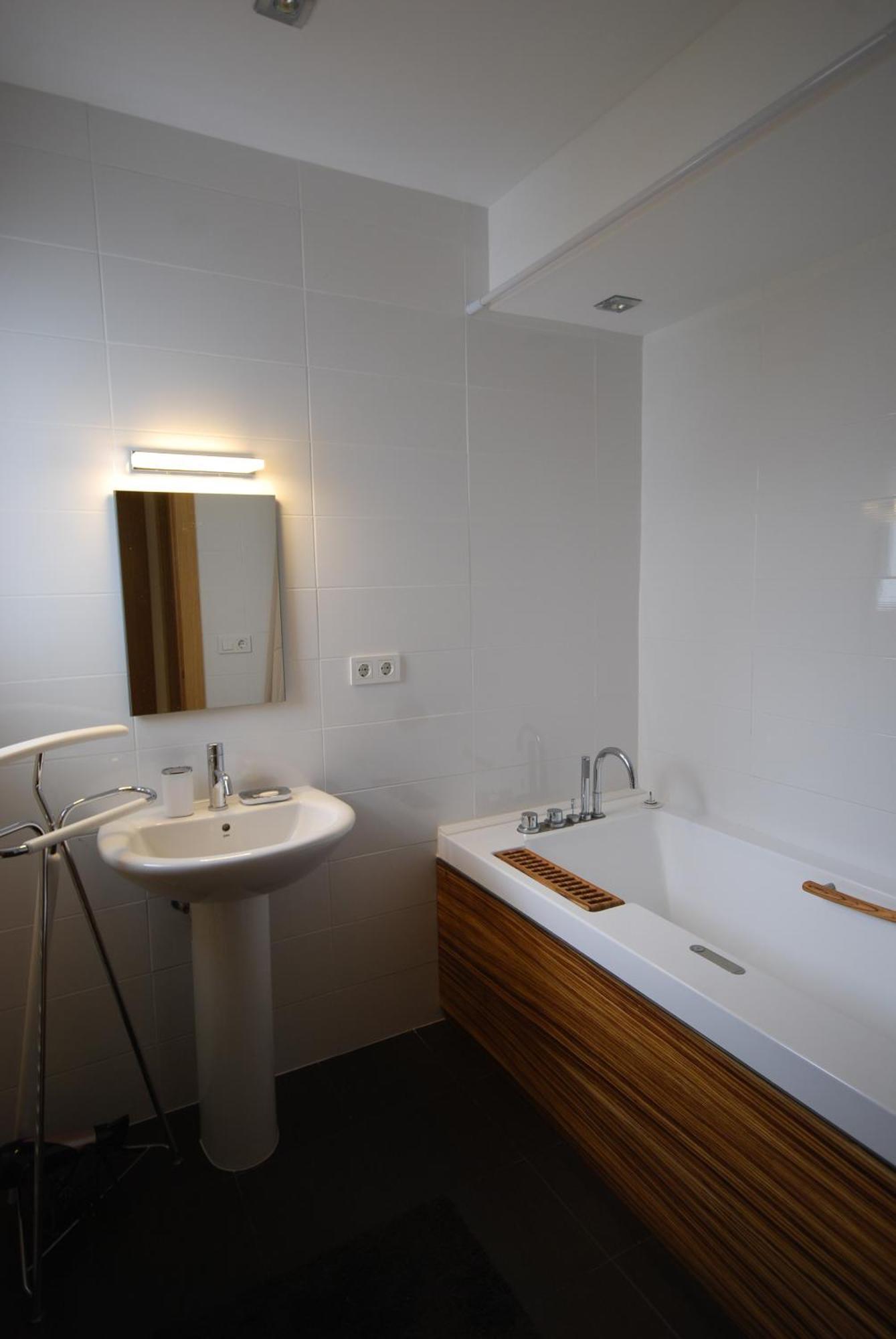 Albiretes Apartament *